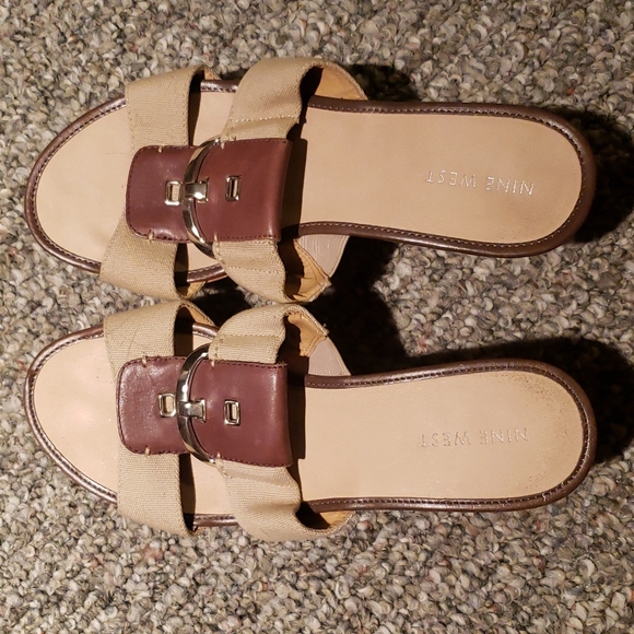 **LIGHTLY WORN** Nine West Canvas and Cork 2 inch Wedges - Picture 2 of 4
